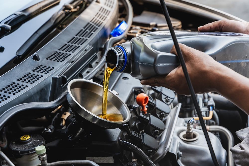 Synthetic vs. Conventional Oil: What’s Right for Your Vehicle in Oregon’s Climate?
